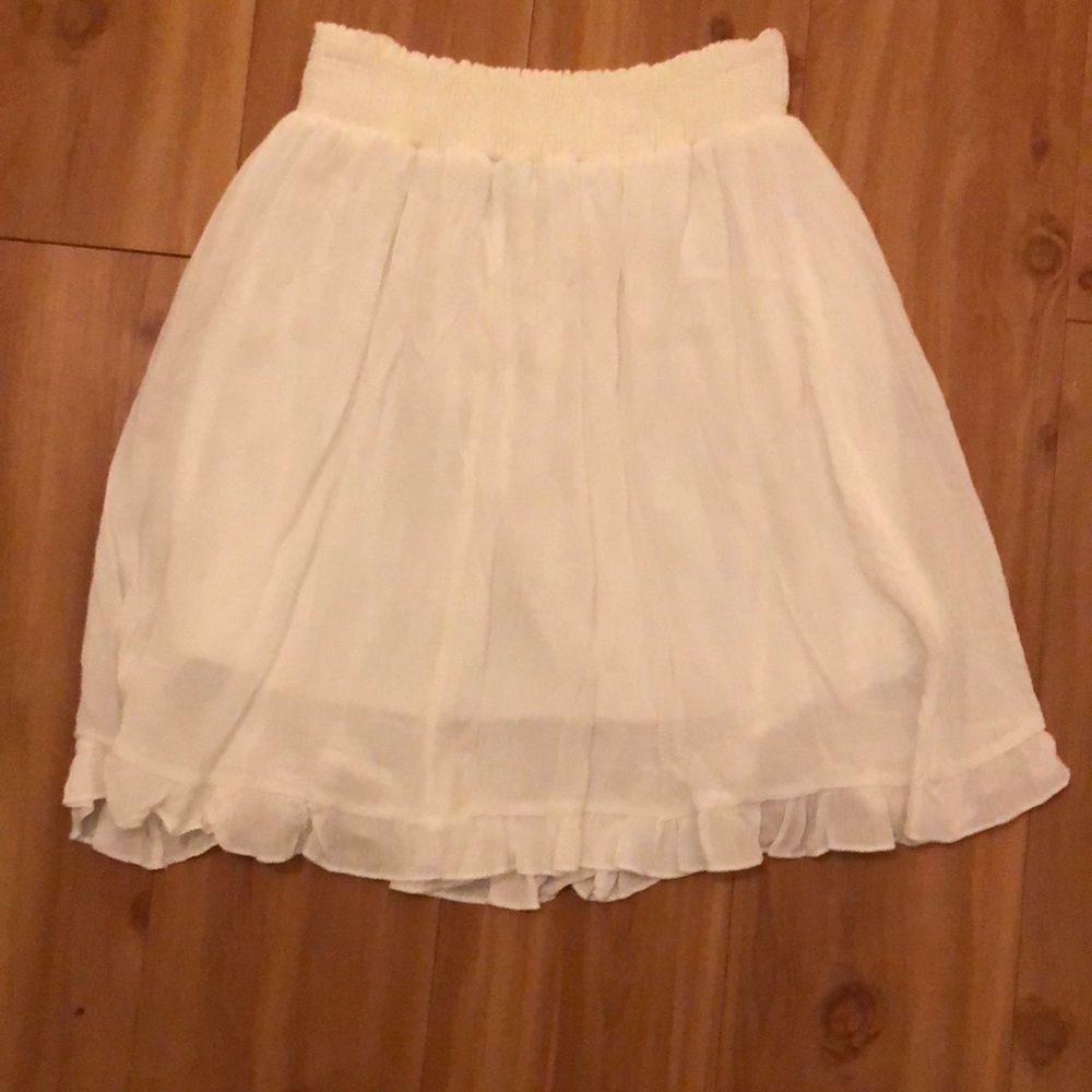 Super cute ruffle hem skirt